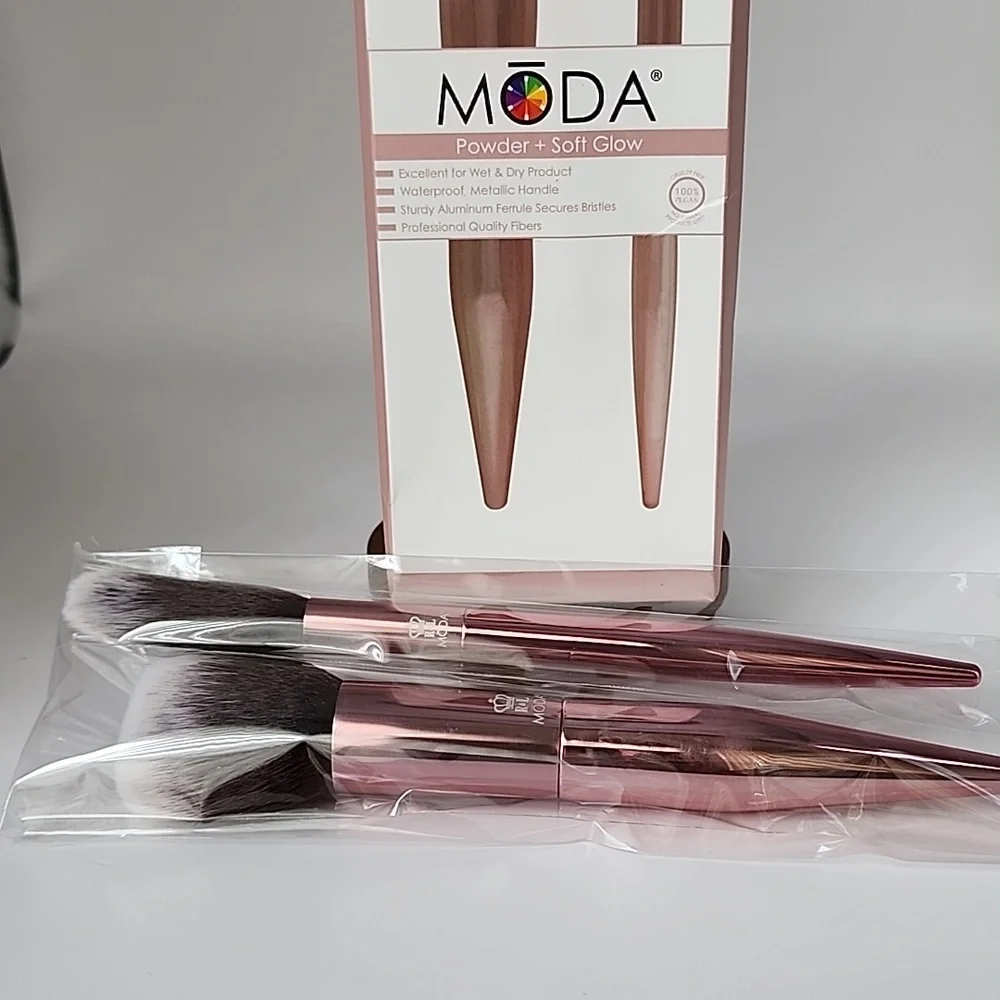 Moda Powder + Soft Glow Brush Set in Rose Gold